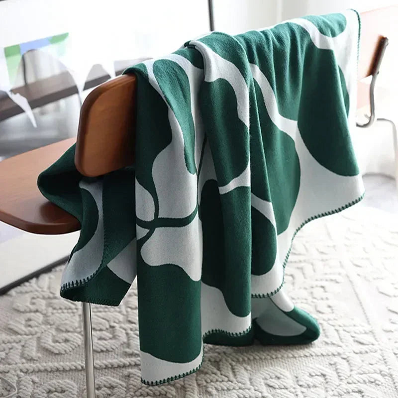 Cozy Plush Throw Blanket Soft Nordic Design