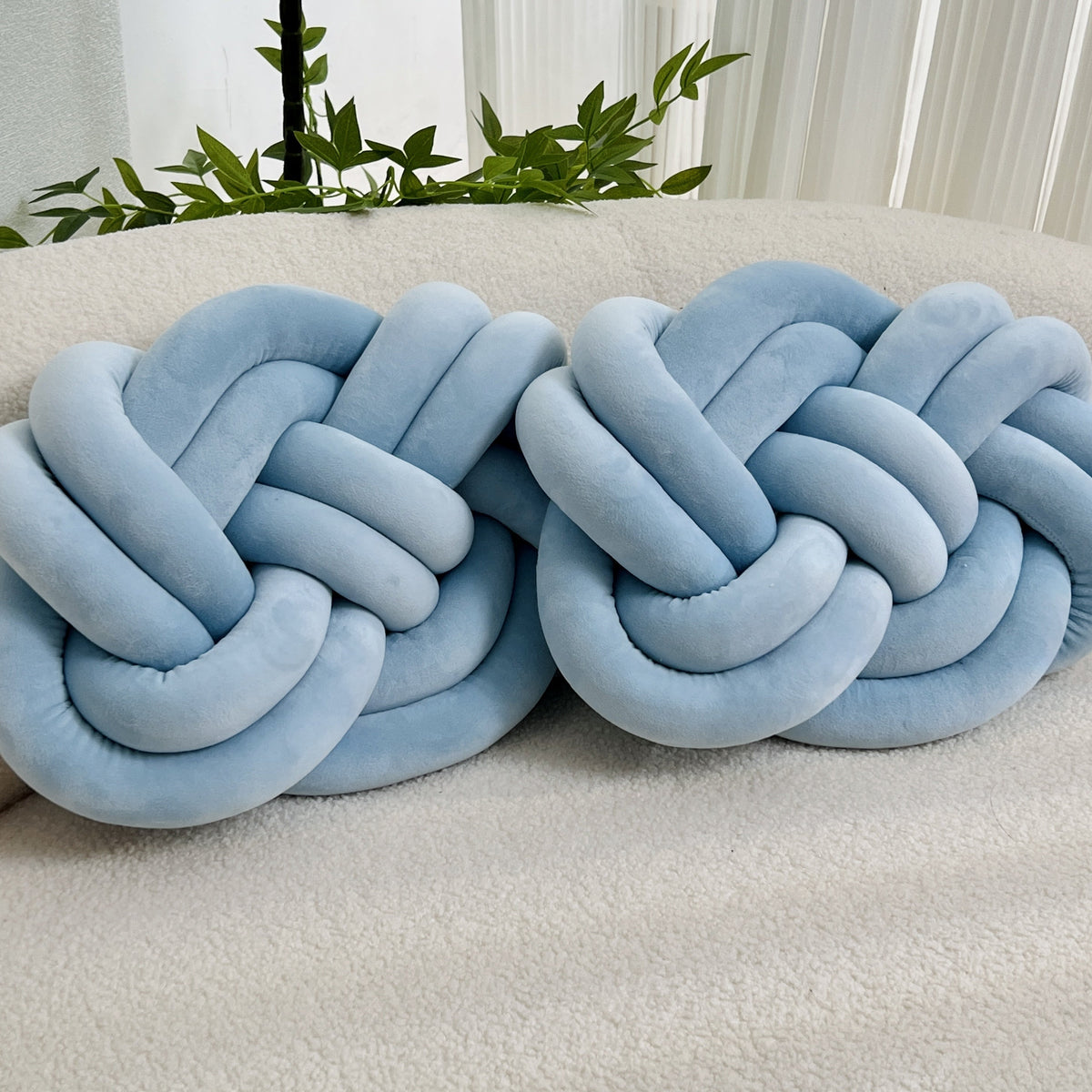 Plush Cloud Pillow - Soft Deluxe Rest Pillow