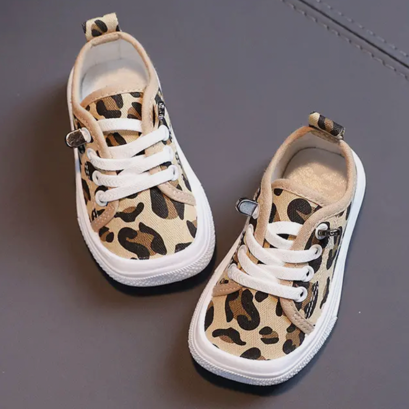 Comfortable Kids Barefoot Running Shoes - FlexiSteps