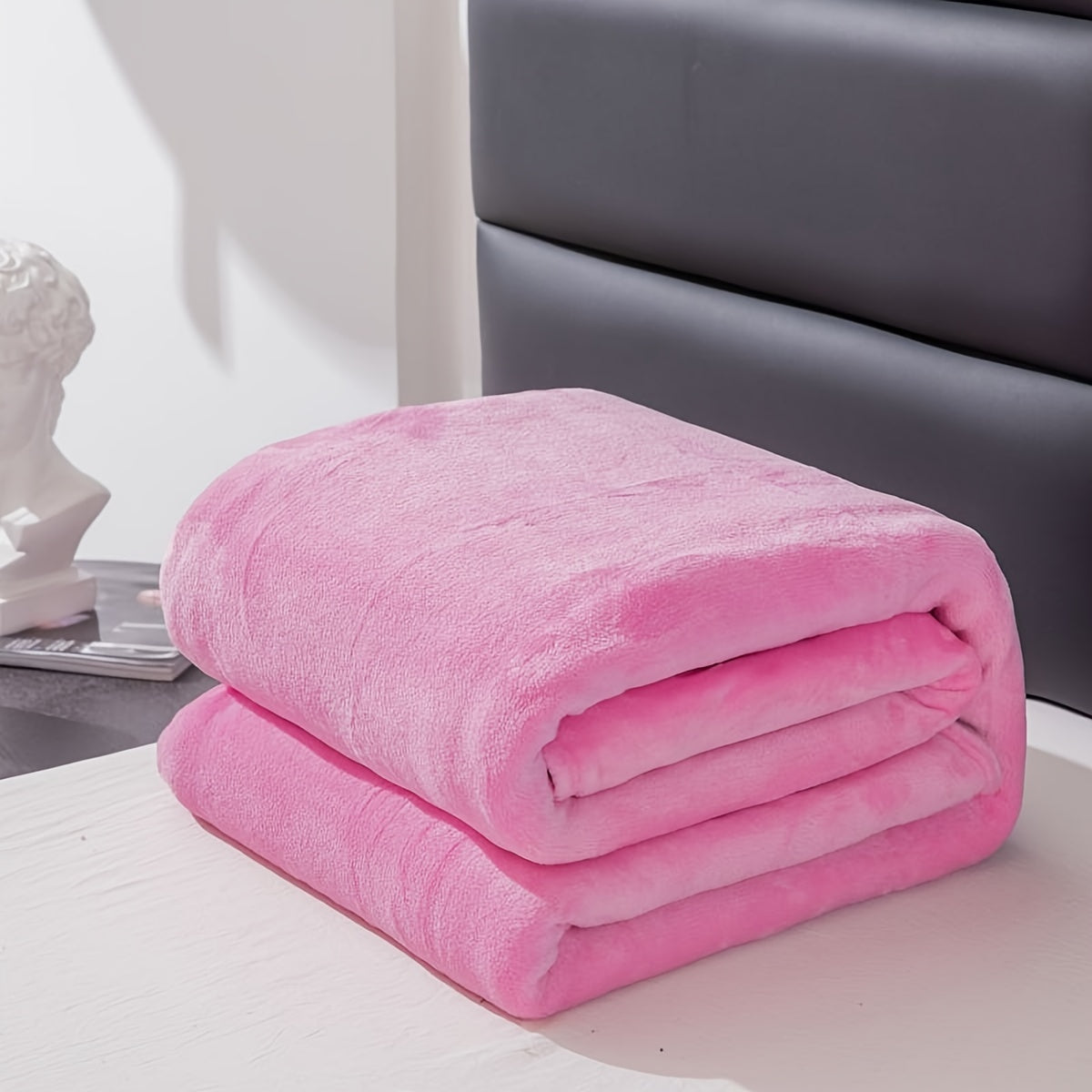 Soft Gray Plush Blanket for All Seasons