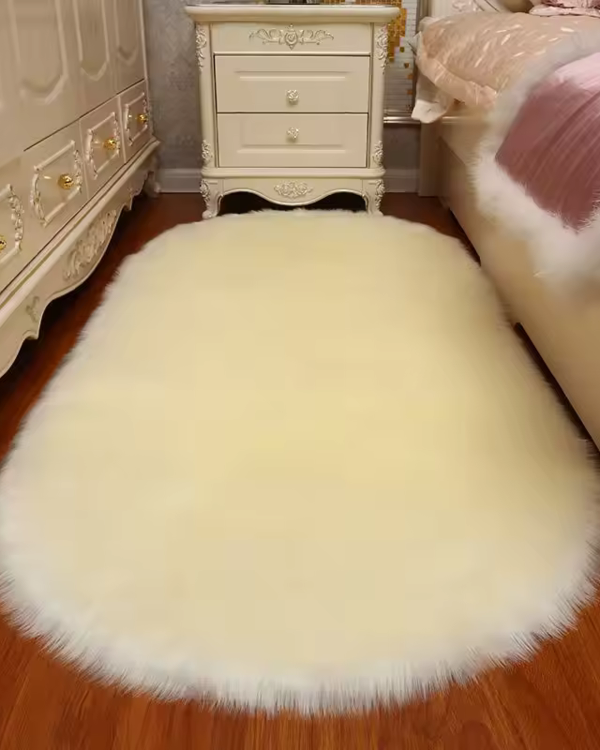 Cozy Yeezlab Throw Blanket with Ultra Soft Fabric