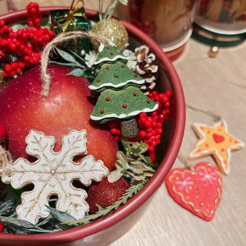 Vintage Winter Snowflake Crystal Pendant Necklace