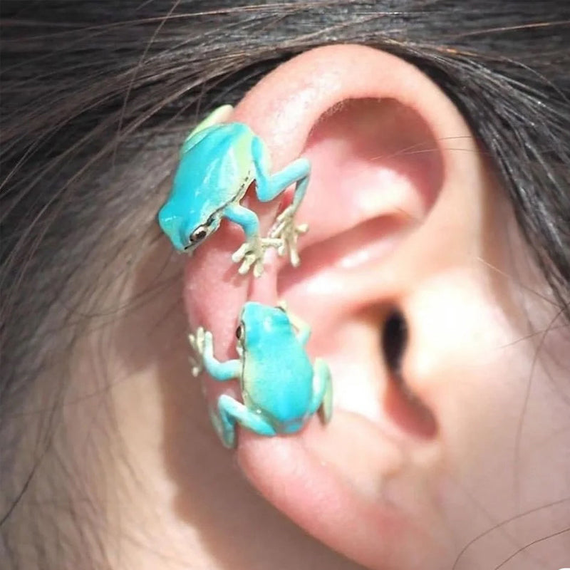 Trendy Tree Frog Stud Earrings