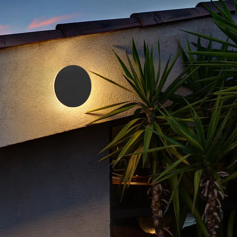 Sleek Outdoor LED Wall Light Metal Finish