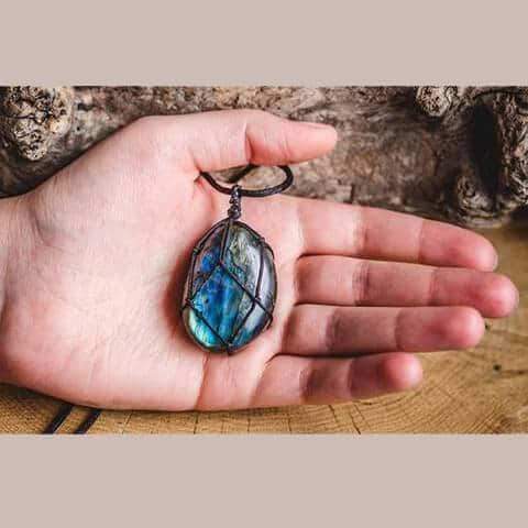 Bold Labradorite Pendant Necklace for Women's Empowerment