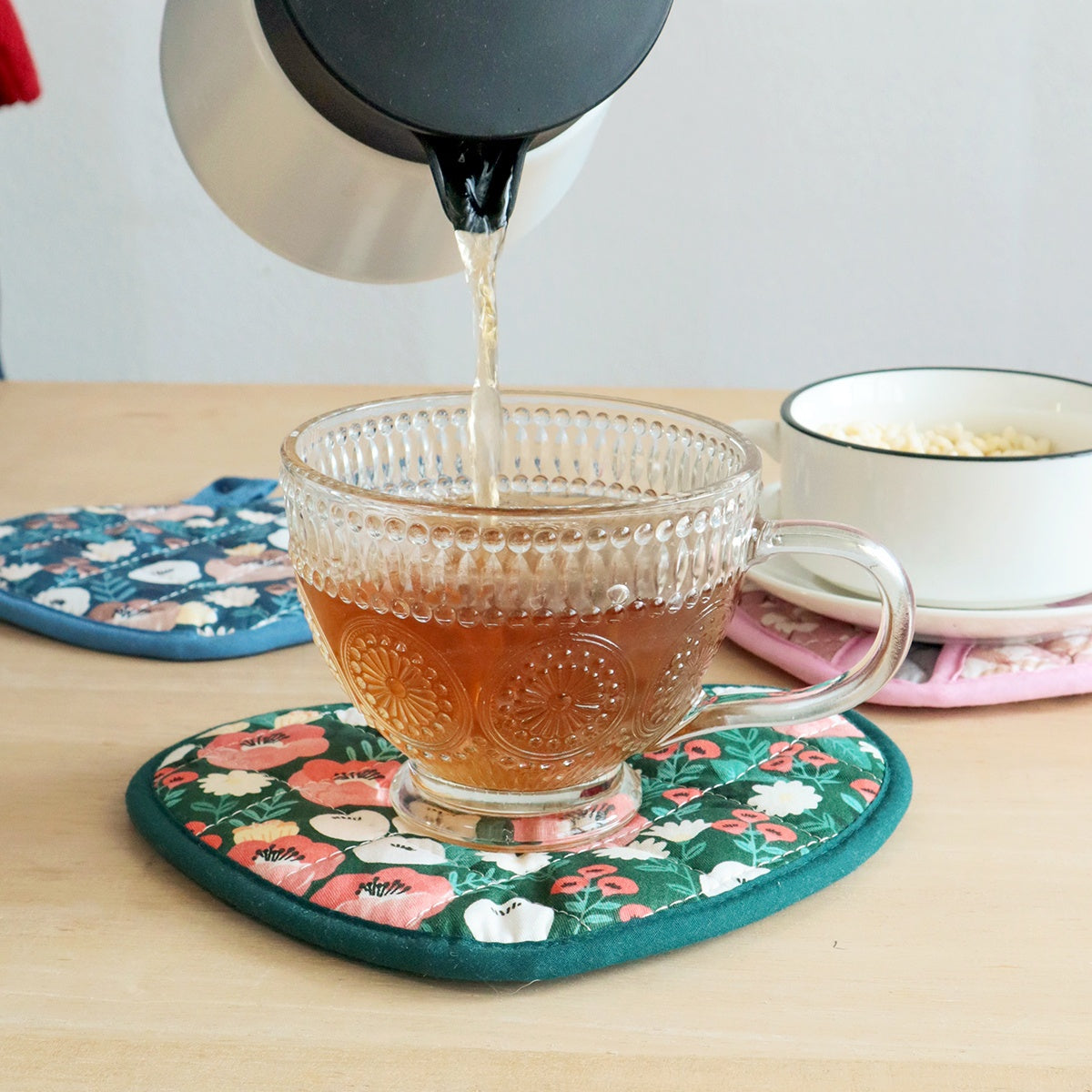 Heat Resistant Oven Mitts with Cute Heart Grip Covers