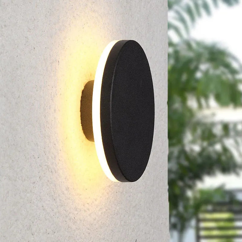 Sleek Outdoor LED Wall Light Metal Finish