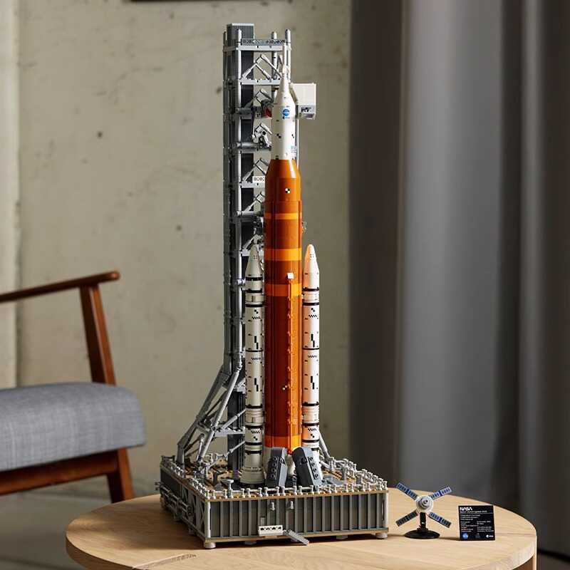 Authentic NASA Artemis Space Rocket Model Kit