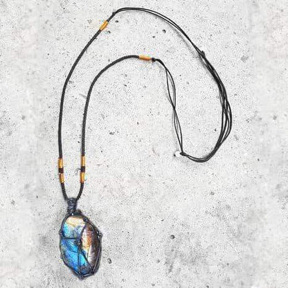 Bold Labradorite Pendant Necklace for Women's Empowerment