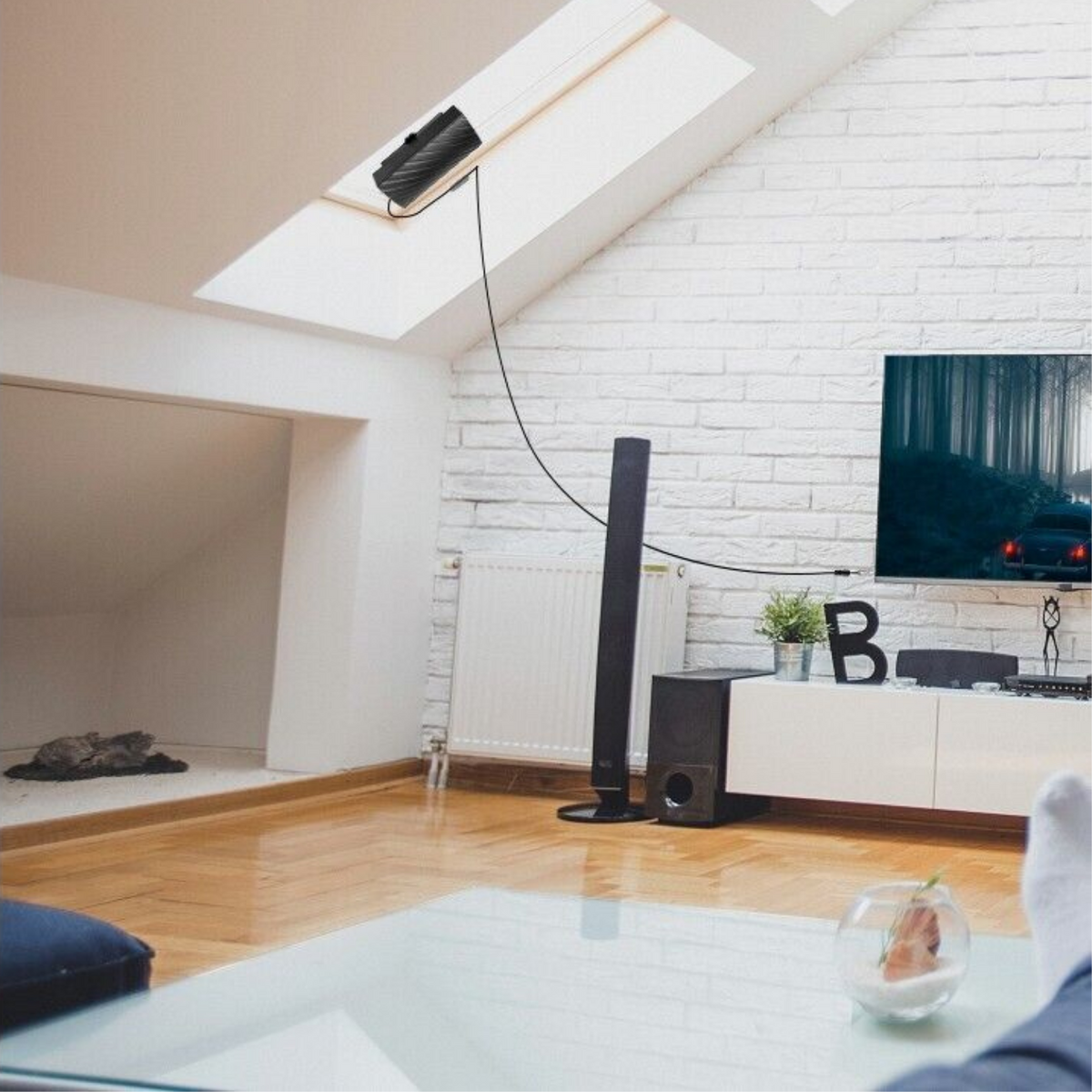 Ultra HD Indoor TV Antenna 4K Long Range 600 Mile Reception