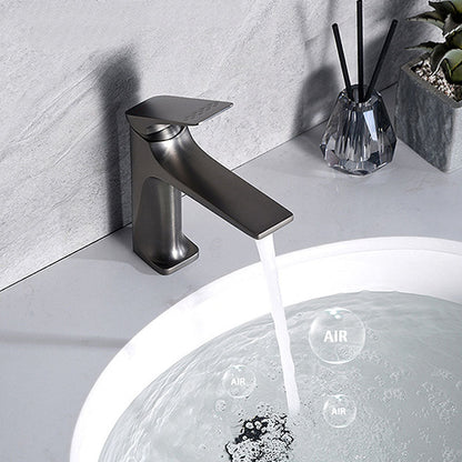 Modern Bathroom Sink Faucet with Sleek Design