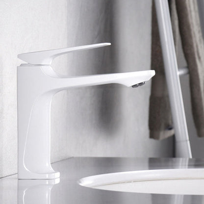 Modern Bathroom Sink Faucet with Sleek Design