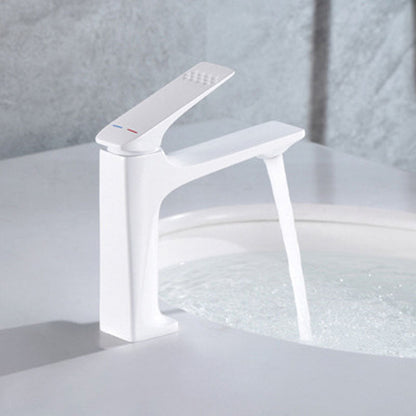 Modern Bathroom Sink Faucet with Sleek Design