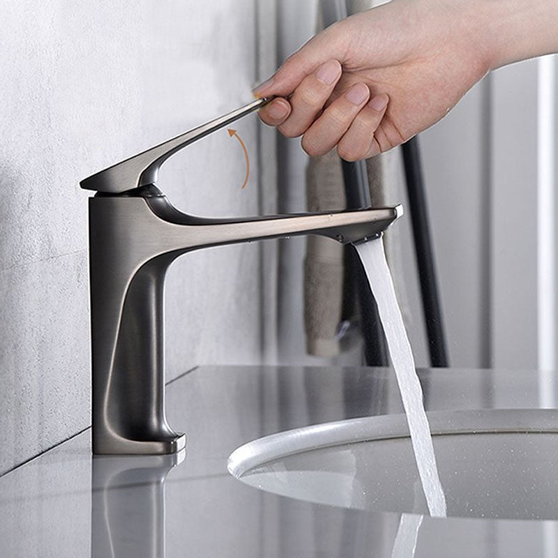 Modern Bathroom Sink Faucet with Sleek Design