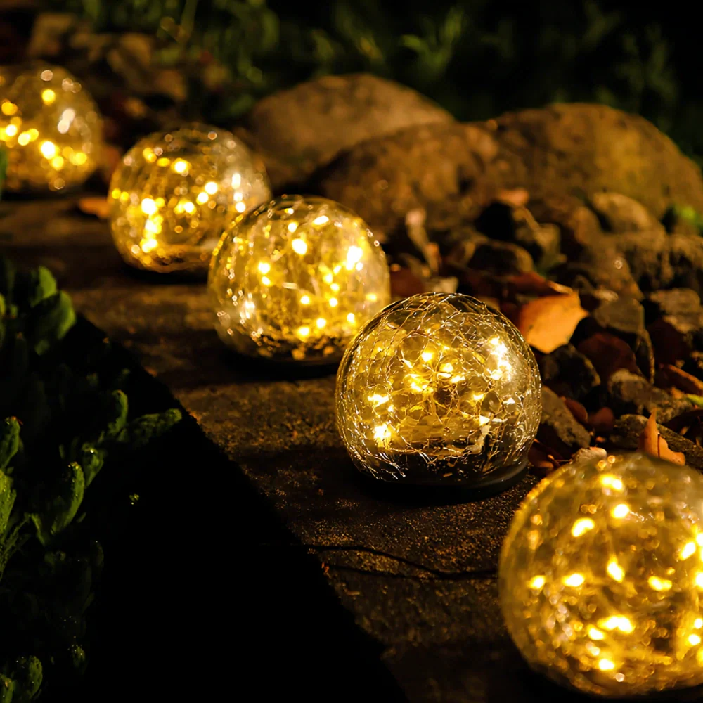 Outdoor Solar Powered Globe Lamp