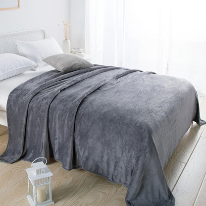 Soft Gray Plush Blanket for All Seasons