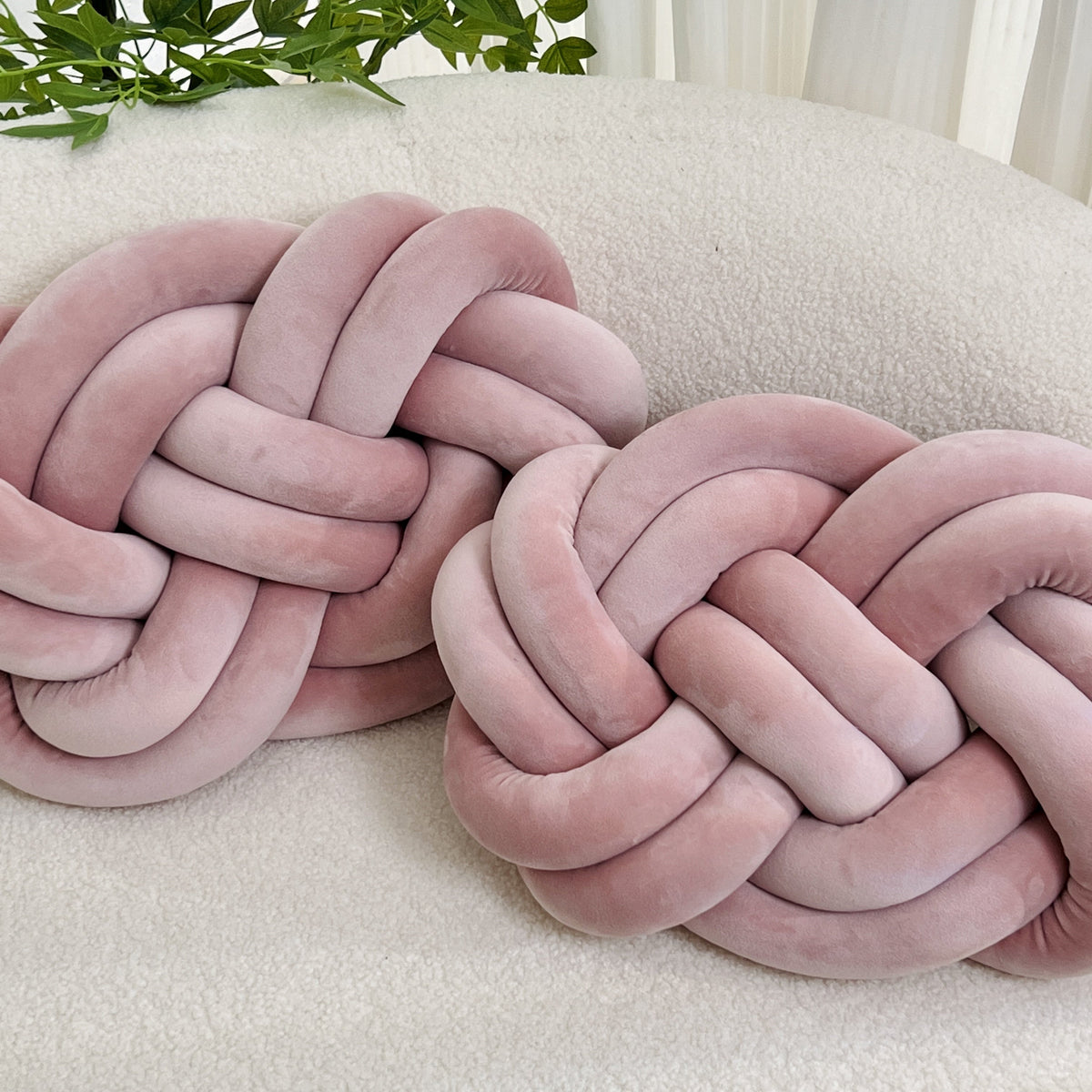 Plush Cloud Pillow - Soft Deluxe Rest Pillow