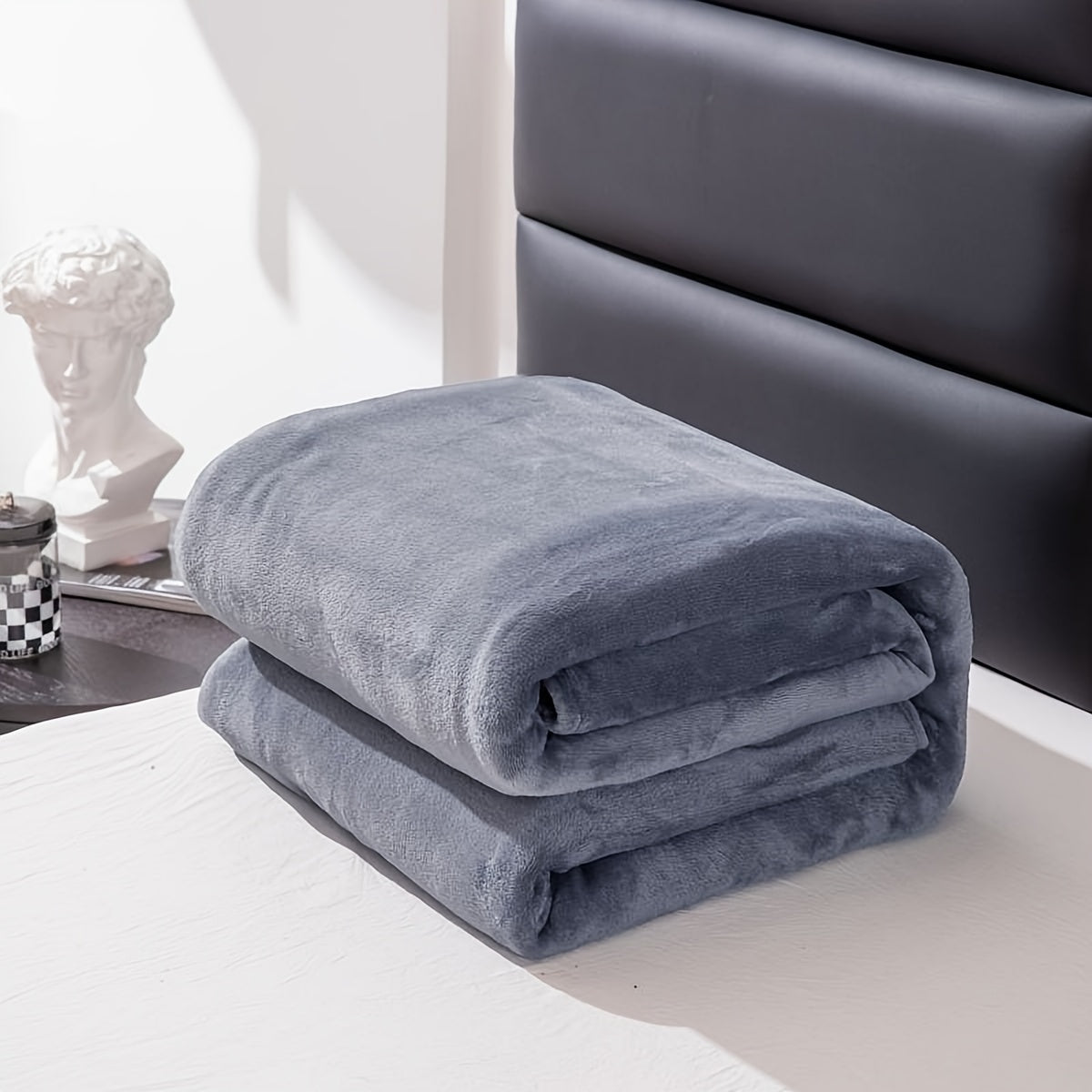 Soft Gray Plush Blanket for All Seasons