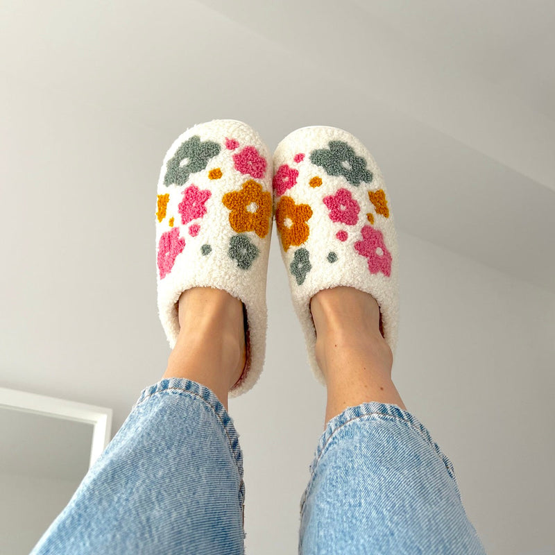 Cozy Floral Slipper Shoes with Grip Soles - Yeezlab