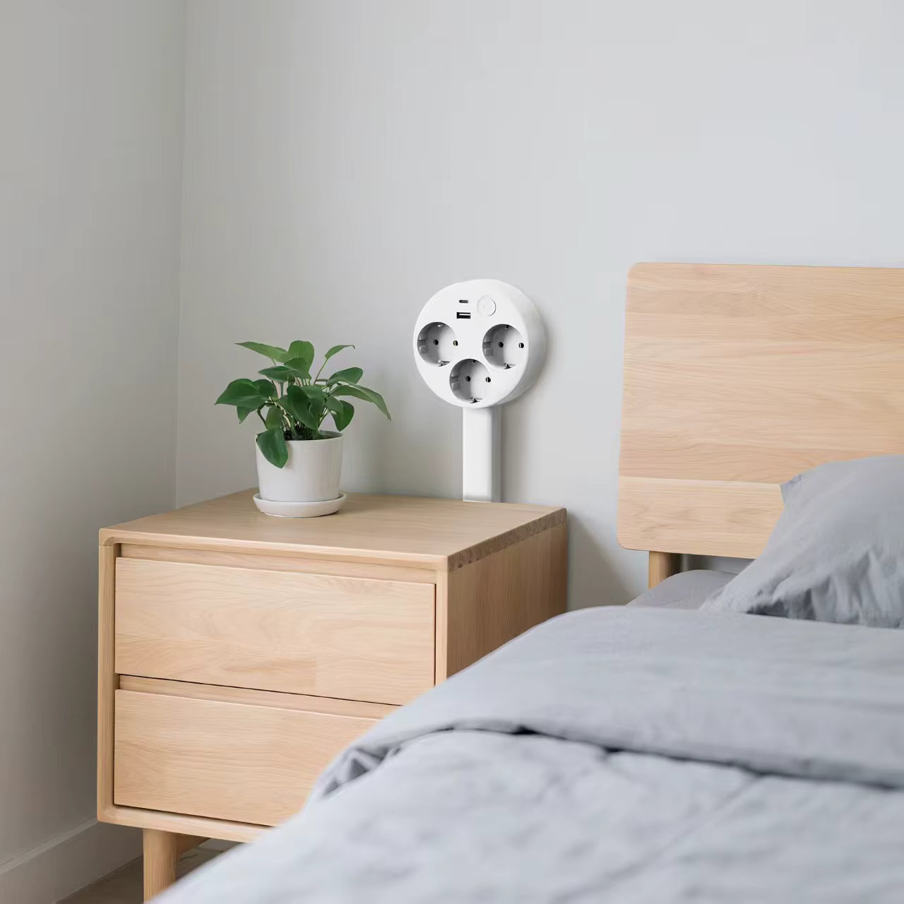 Adjustable Wall Mount USB Outlet - Yeezlab