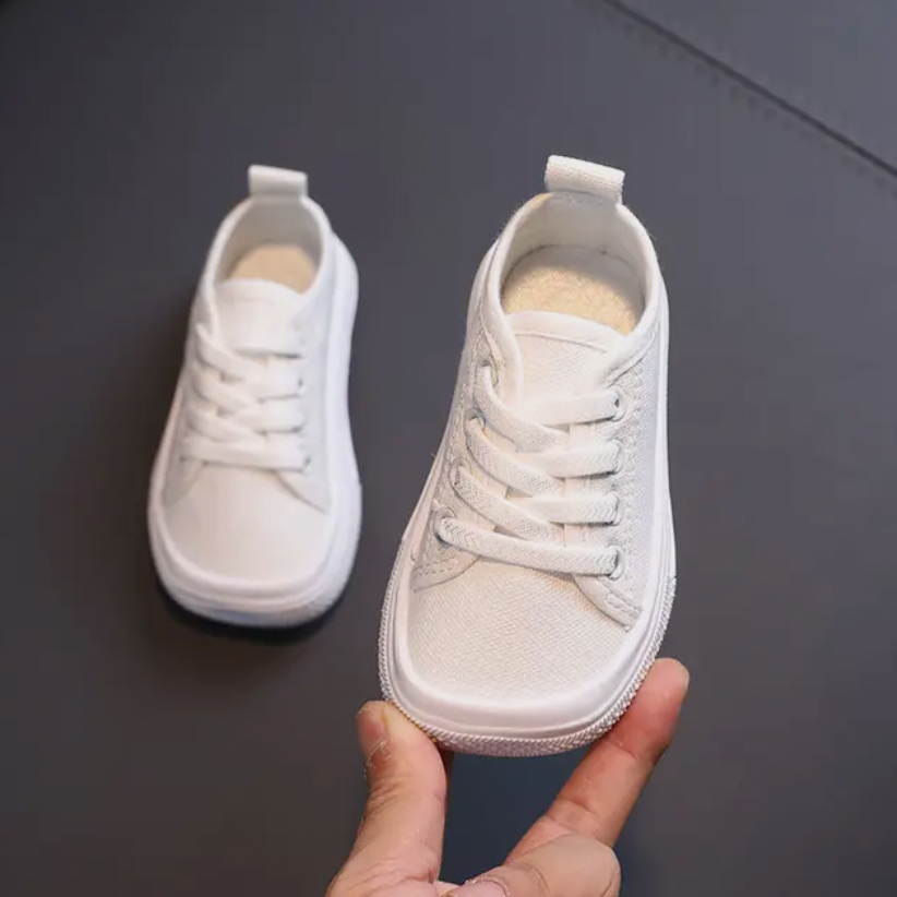 Comfortable Kids Barefoot Running Shoes - FlexiSteps