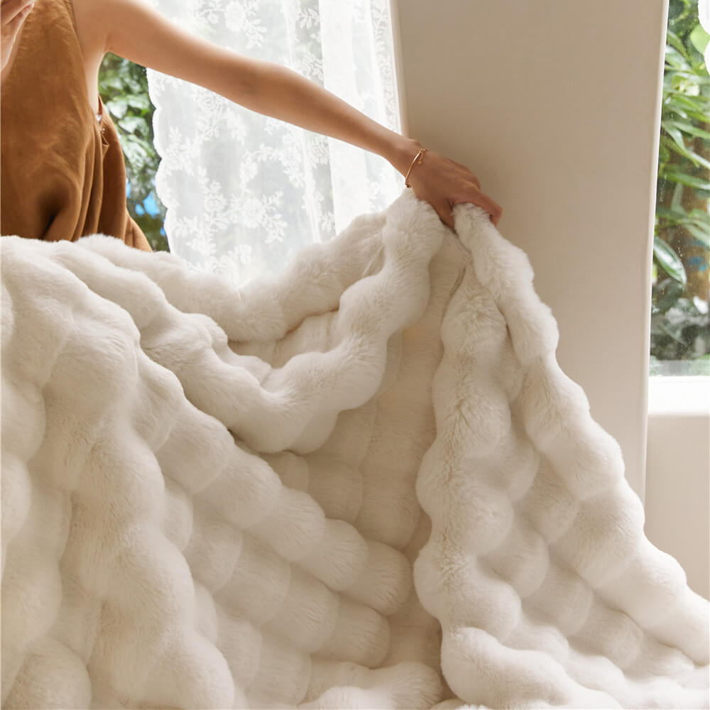 Luxurious Plush Double Layer Fake Fur Throw Blanket - Yeezlab