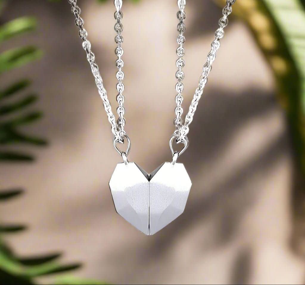 Magnetic Couple Pendant Necklace for Forever Love - Yeezlab
