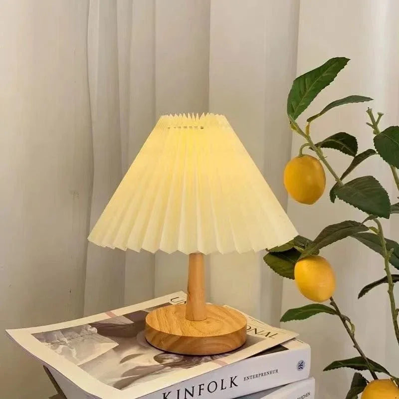 Simple Elegant Desk Lamp for Modern Home Lighting