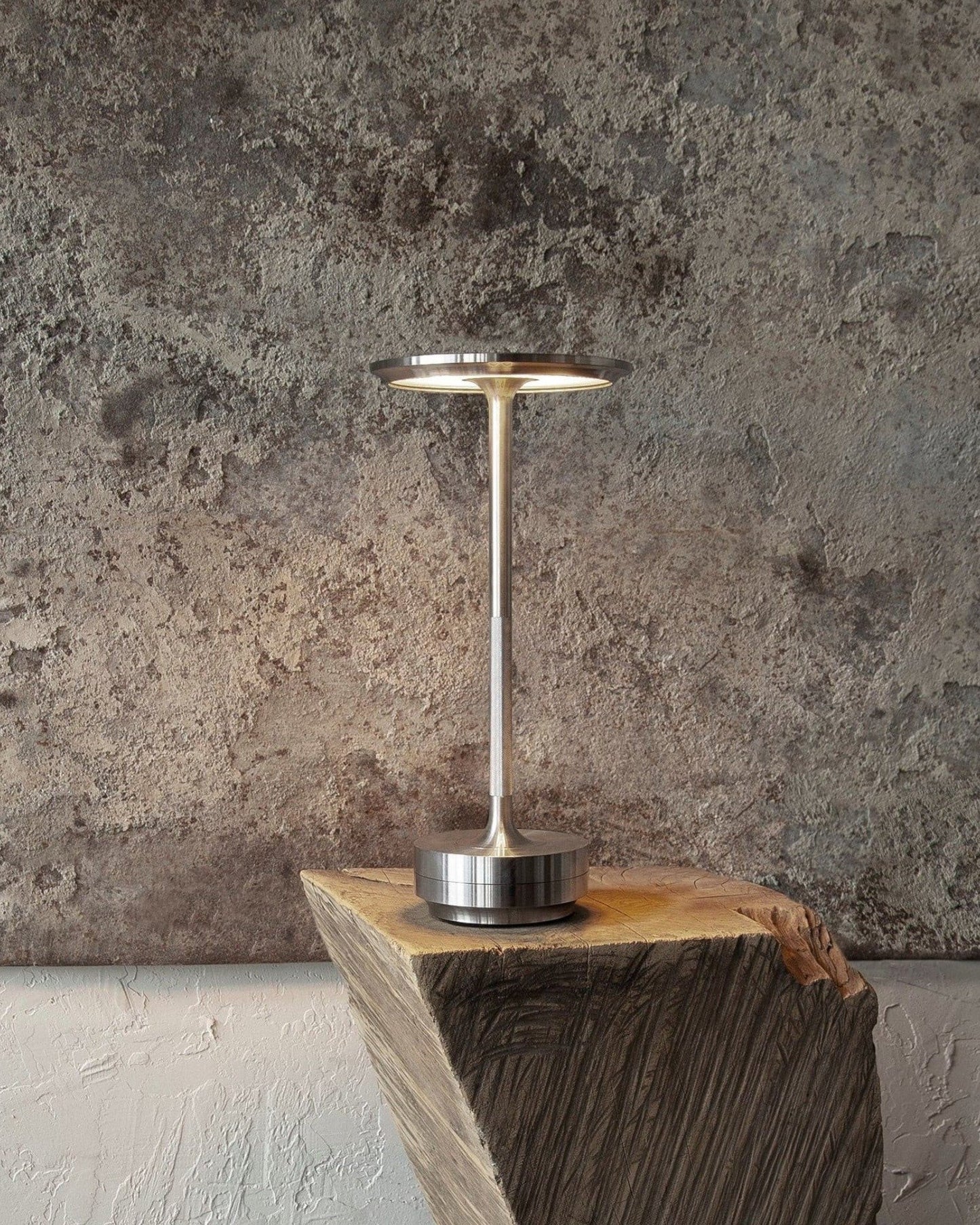 Premium Wireless Desk Lamp for Modern Lighting