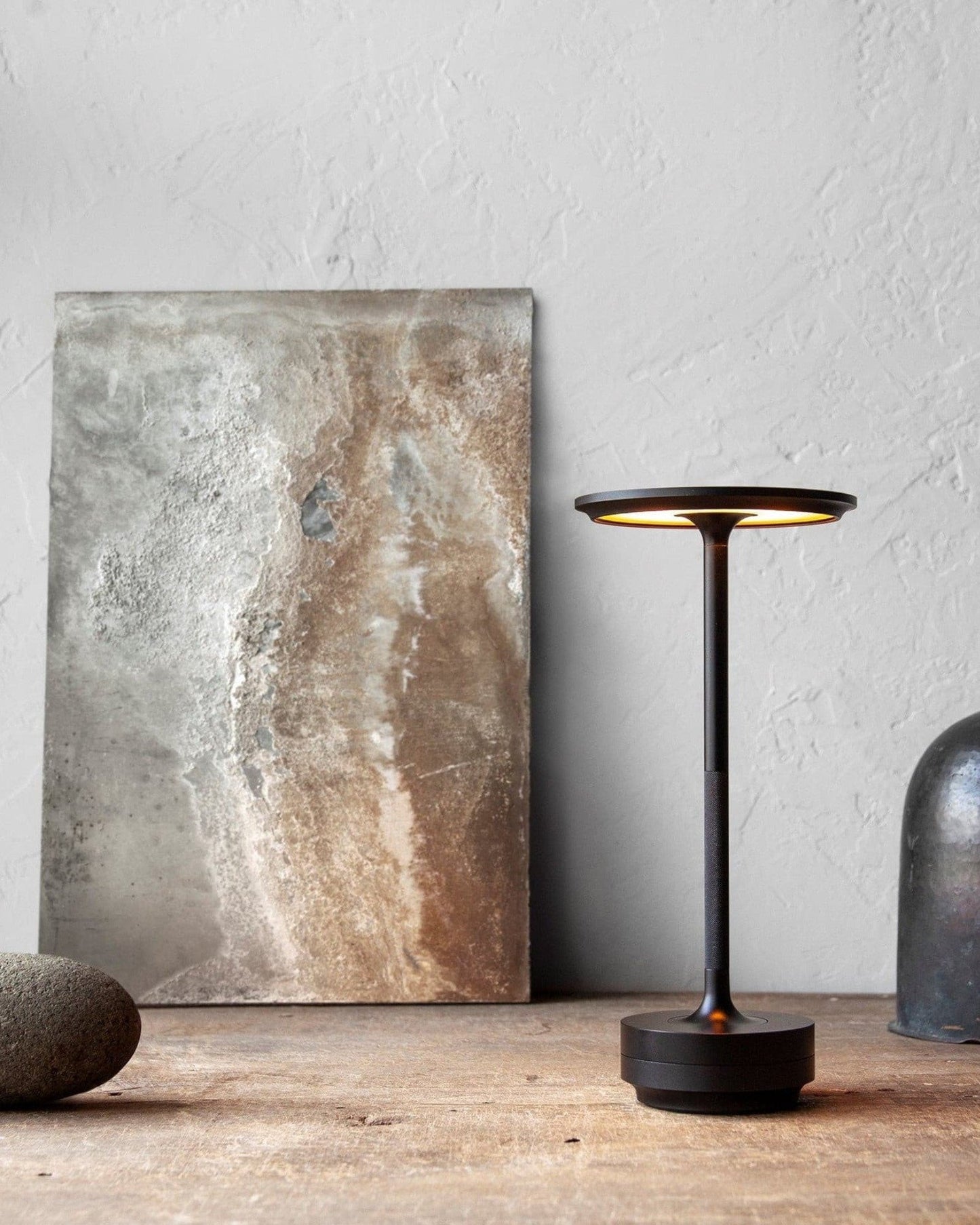 Premium Wireless Desk Lamp for Modern Lighting