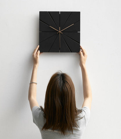 Simple Quiet Wall Clock for Home Decoration