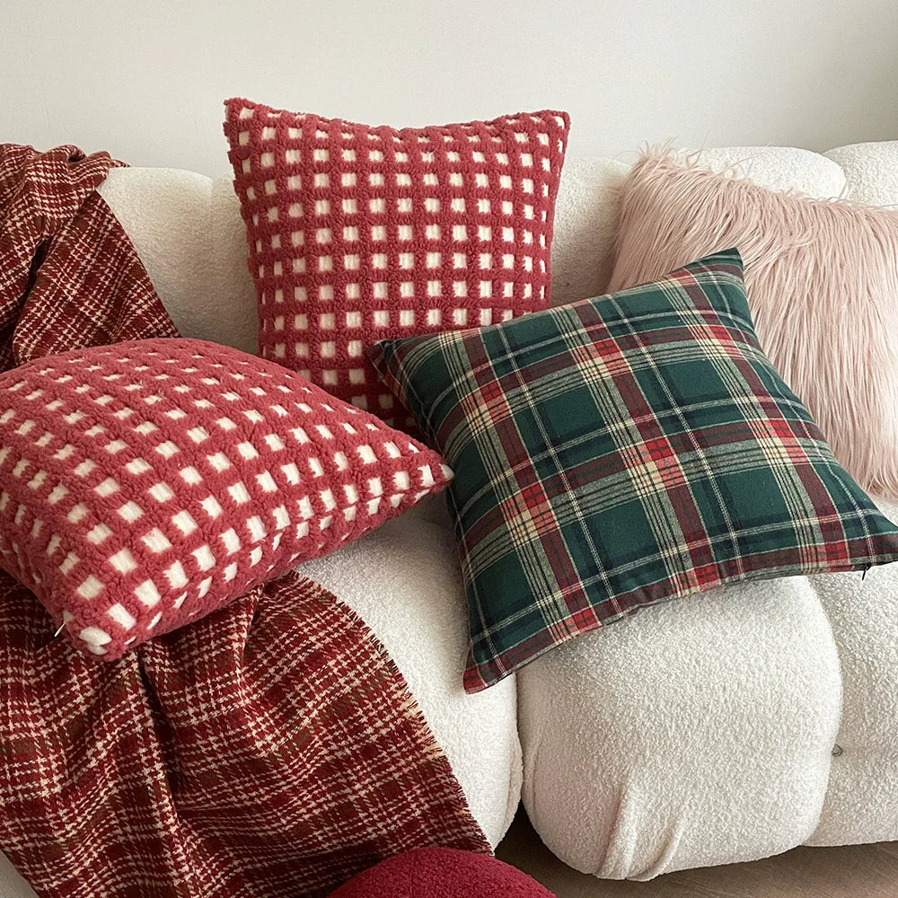 Holiday Plaid Festive Decor Pillow - Yeezlab