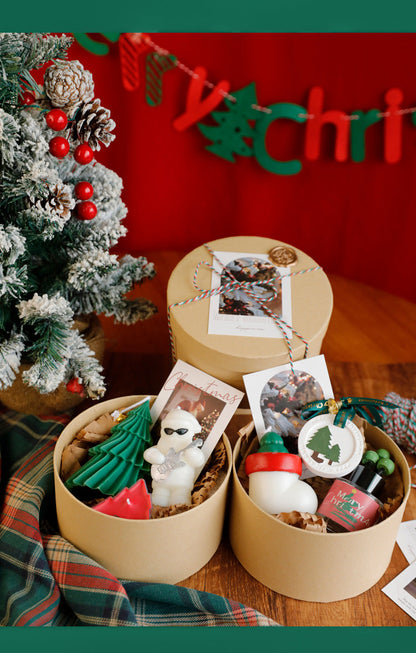 Fragrant Holiday Pine Candle Gift Set
