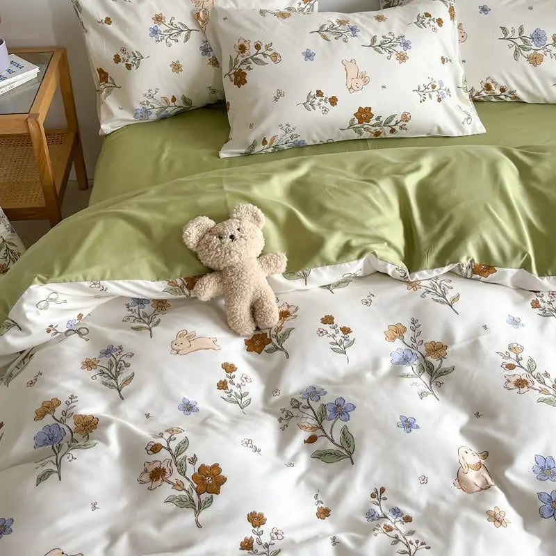 Delicate Floral Comforter Bed Set