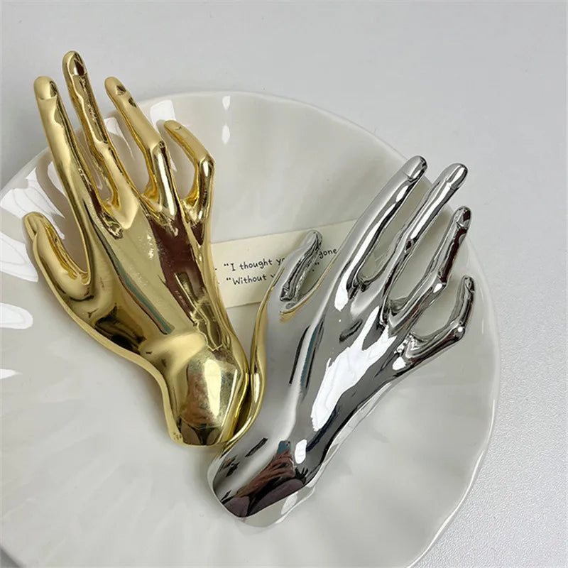 Fashionable Decorative Pin Brooch Accessory