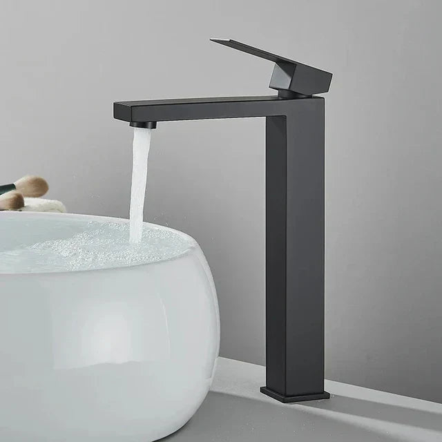Sleek Chrome Bathroom Sink Faucet - Yeezlab