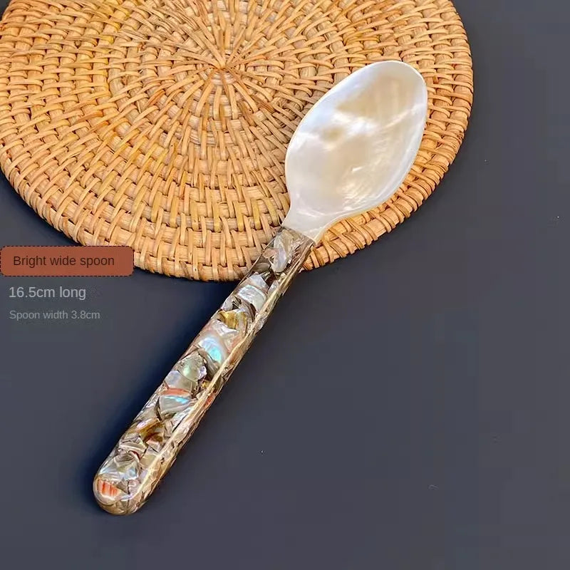 Oceanic Pearl Shell Glow Snail Spoon