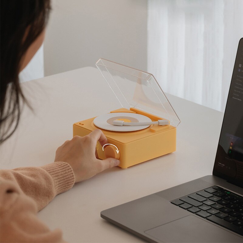 Retro Style Portable Vinyl Record Player Speaker