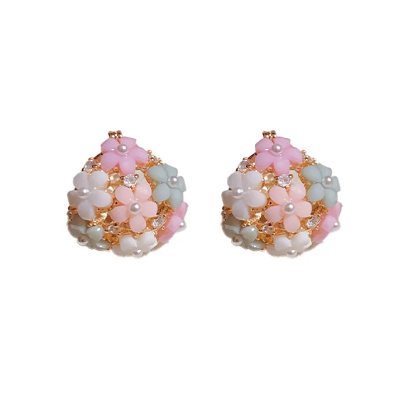 Luxurious White Pearl Flower Stud Earrings