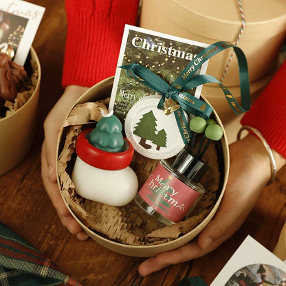 Fragrant Holiday Pine Candle Gift Set