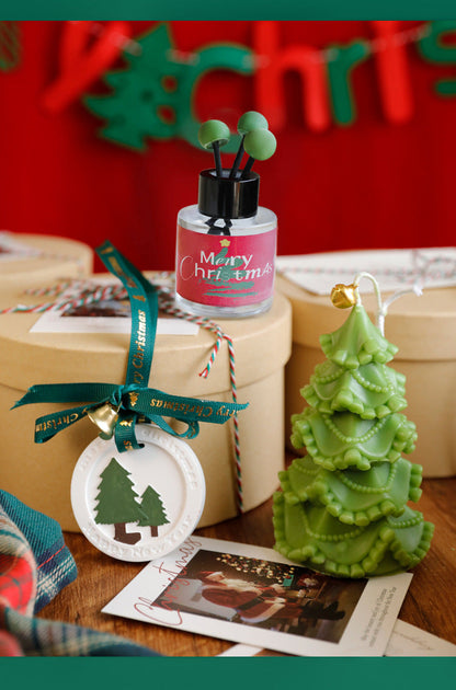 Fragrant Holiday Pine Candle Gift Set