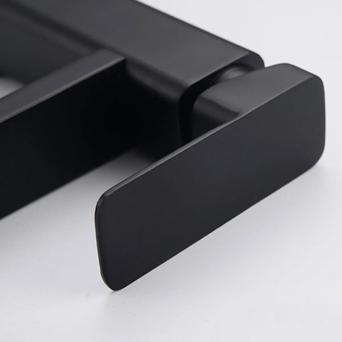 Modern RETHME Basin Faucet - Sleek Water Stream