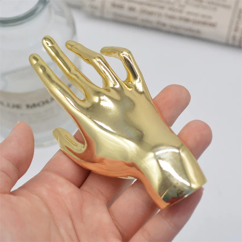 Fashionable Decorative Pin Brooch Accessory