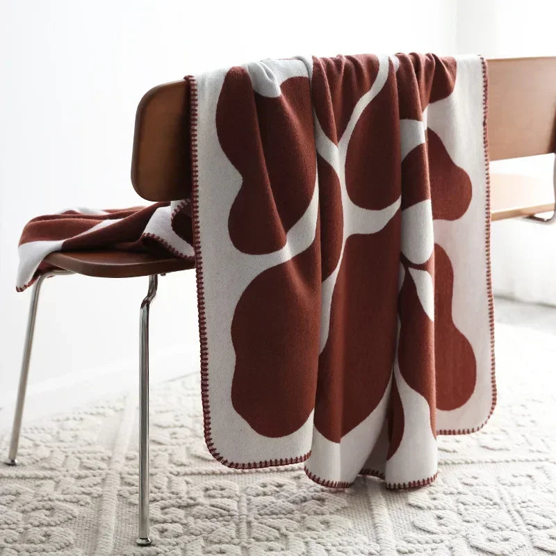 Cozy Plush Throw Blanket Soft Nordic Design
