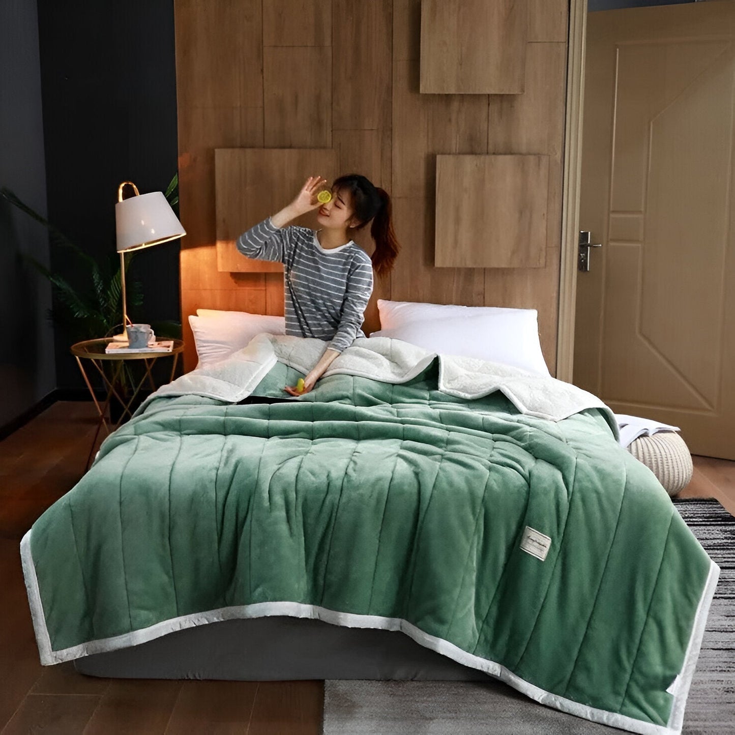 Premium Fleece Blanket Ultra Soft and Warm Throw