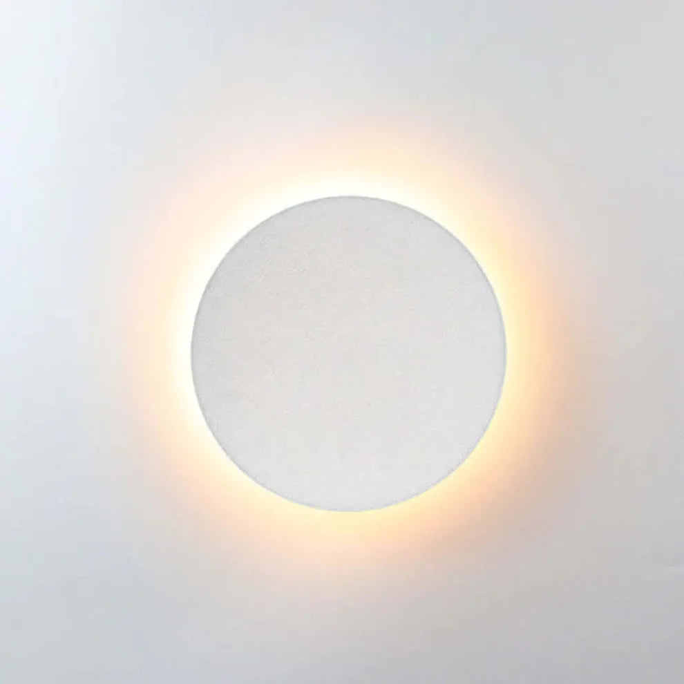 Sleek Outdoor LED Wall Light Metal Finish
