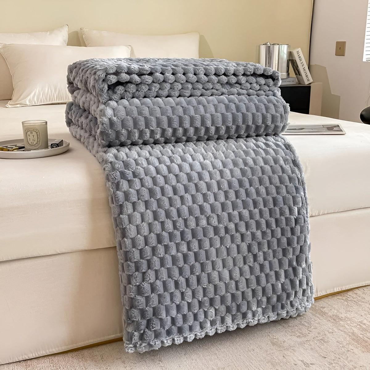 Soft Plush Fleece Blanket for Cozy Home Decor