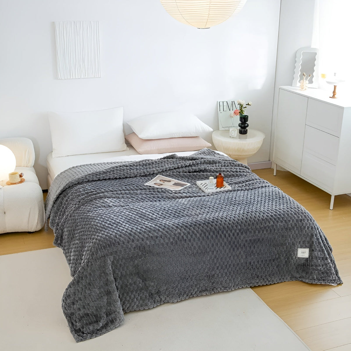 Soft Plush Fleece Blanket for Cozy Home Decor