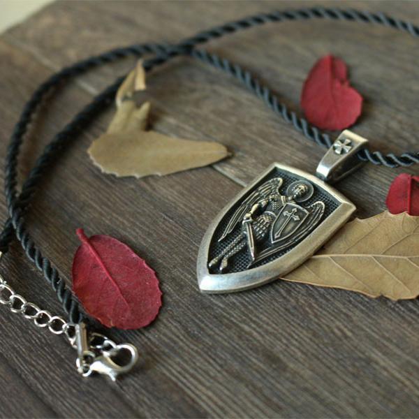 Trendy Angel Pendant Necklace