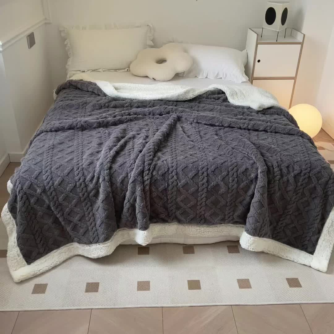 Cozy Plush Throw Blanket for Soft Warmth